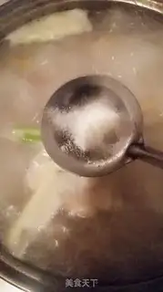 Make Pig hoof radish soup step 3