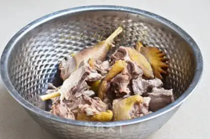 Make Sandworm ribs, chicken soup step 2