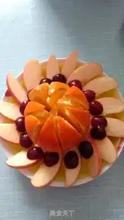 Make Flower-shaped fruit platter step 2