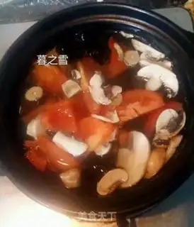 Make Tomato mushroom eggflower soup step 2