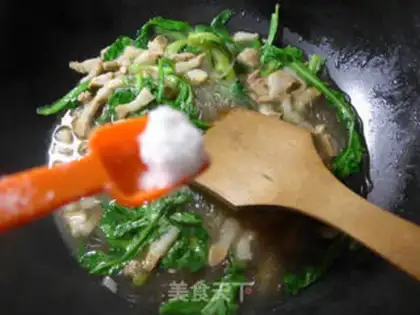 Make Pork fans cook artemisinin step 7