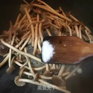 Make Tea mushrooms and garlic step 4