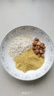 Make A little rice paste with red dates step 0