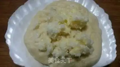 Make Coconut cream shell bread step 6