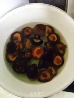 Make Spicy red burning pigs