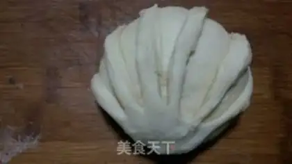 Make Coconut cream shell bread step 10