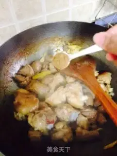Make Spicy red burning pigs