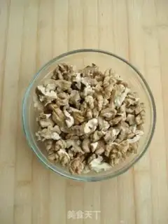 Make Oily walnuts step 0