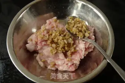 Make oatmeal sesame meatballs step 2