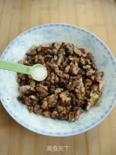 Make Oily walnuts step 5