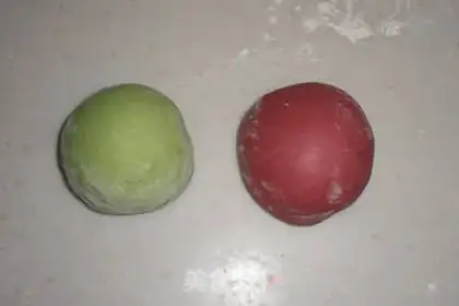 Make Strawberry buns step 1