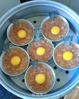 Make Creative shrimp cake step 8