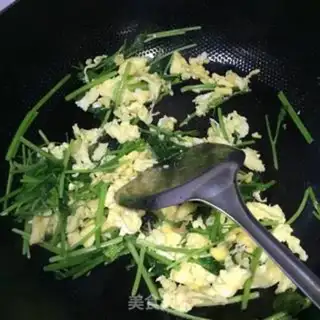 Make Celery fried eggs step 5