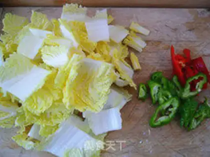 Make Hot cabbage tofu pot step 1