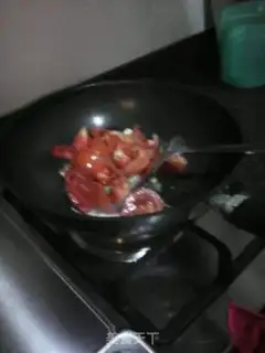 Make Tomato fried eggs step 4