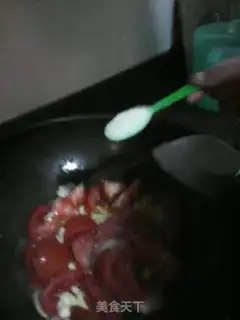 Make Tomato fried eggs step 5