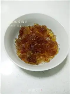 Make Peach glue, silver-eared soup step 0