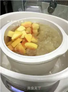 Make Peach glue, silver-eared soup step 6