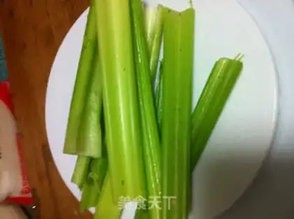 Make Peanuts and vegetables step 2
