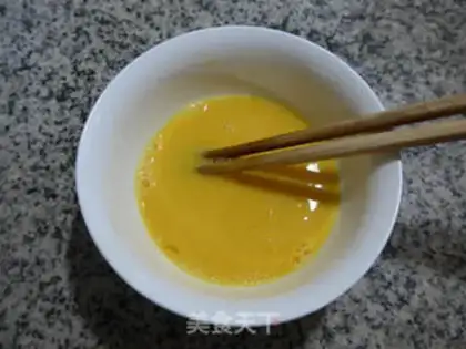 Make Eggs and greasy pastries step 3
