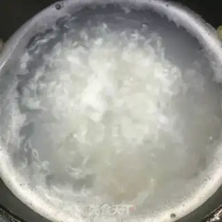 Make Egg porridge step 1