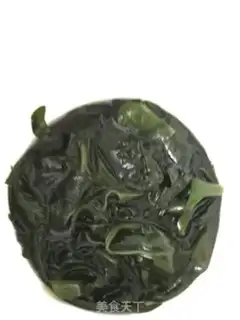 Make Korean seaweed soup step 1
