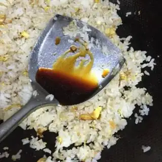 Make Soy sauce, fried rice step 4