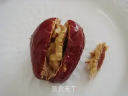 Make Red dates and walnuts step 4