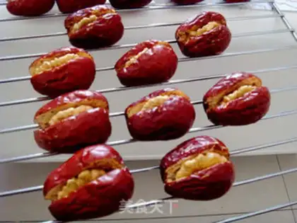 Make Red dates and walnuts step 5