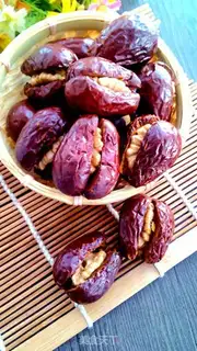 Make Red dates and walnuts step 7