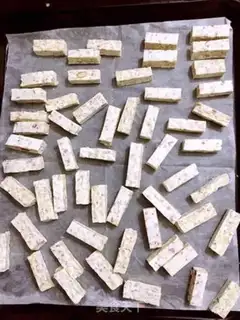 Make Cow Rolling Sugar step 6