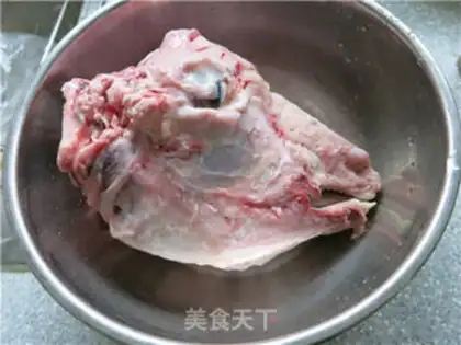 Make ♪ On the face of a sheep ♪ step 0