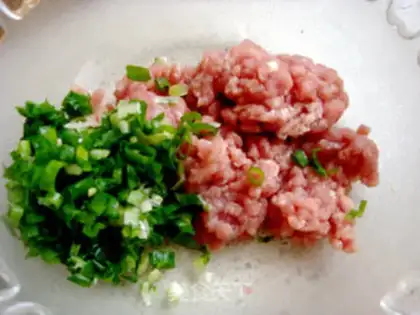Make Onion pie step 1
