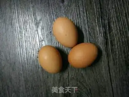 Make Pepper fried eggs step 1