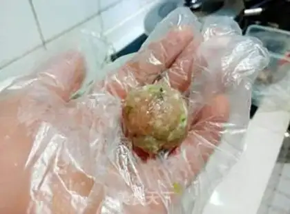 Make A meatball fan soup step 6