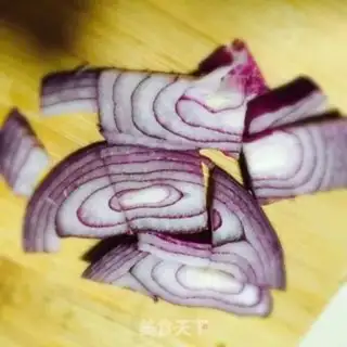 Make Hands on the onions step 1