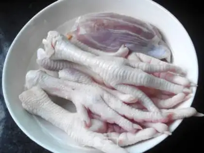 Make Red dates are for chicken feet step 0