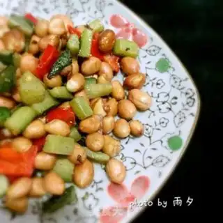 Make Garlic sprouts step 1