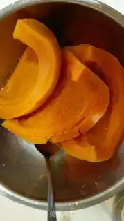Make Pumpkin squirm step 1