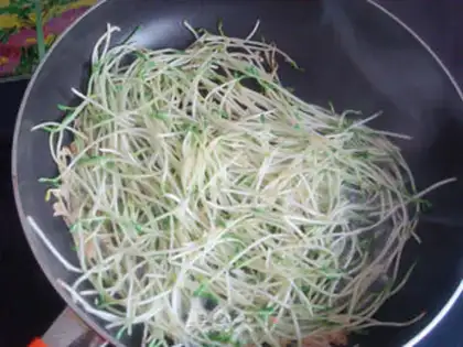Make Garlic sprouts step 5
