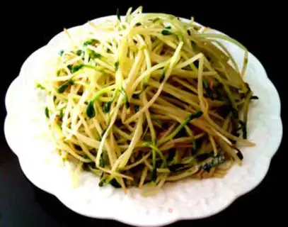 Make Garlic sprouts step 8