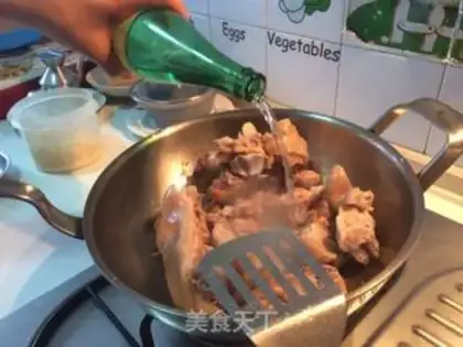 Make Saltless soy-dry pig feet step 5
