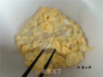 Make Yangzhou fried rice step 6
