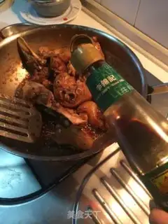 Make Saltless soy-dry pig feet step 9