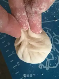 Make Little onion meat buns step 11