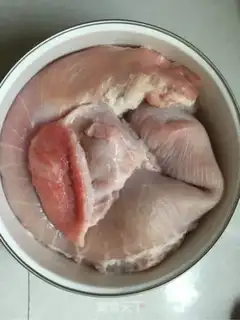Make Lotus pig belly soup step 1