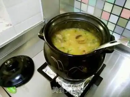 Make Coarse vegetable shrimp congee step 10