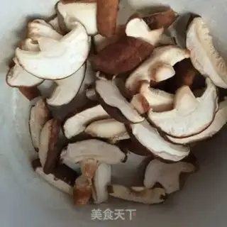 Make Frozen tofu corn stew bone step 1