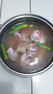 Make The Quilian bone soup step 0
