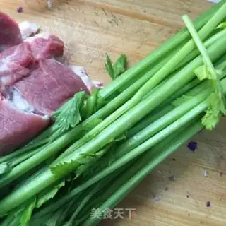 Make Celery pork step 0